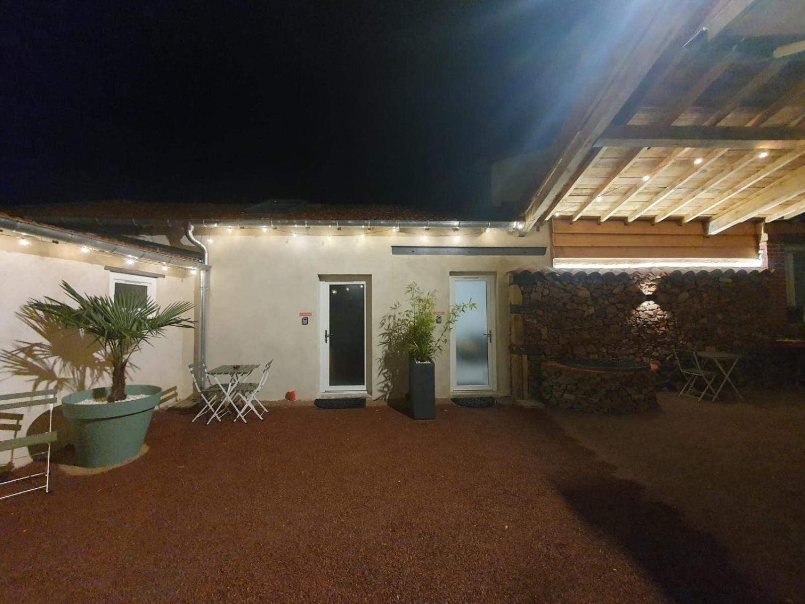 Le Boheme, Sauna & Spa Riorges Bagian luar foto