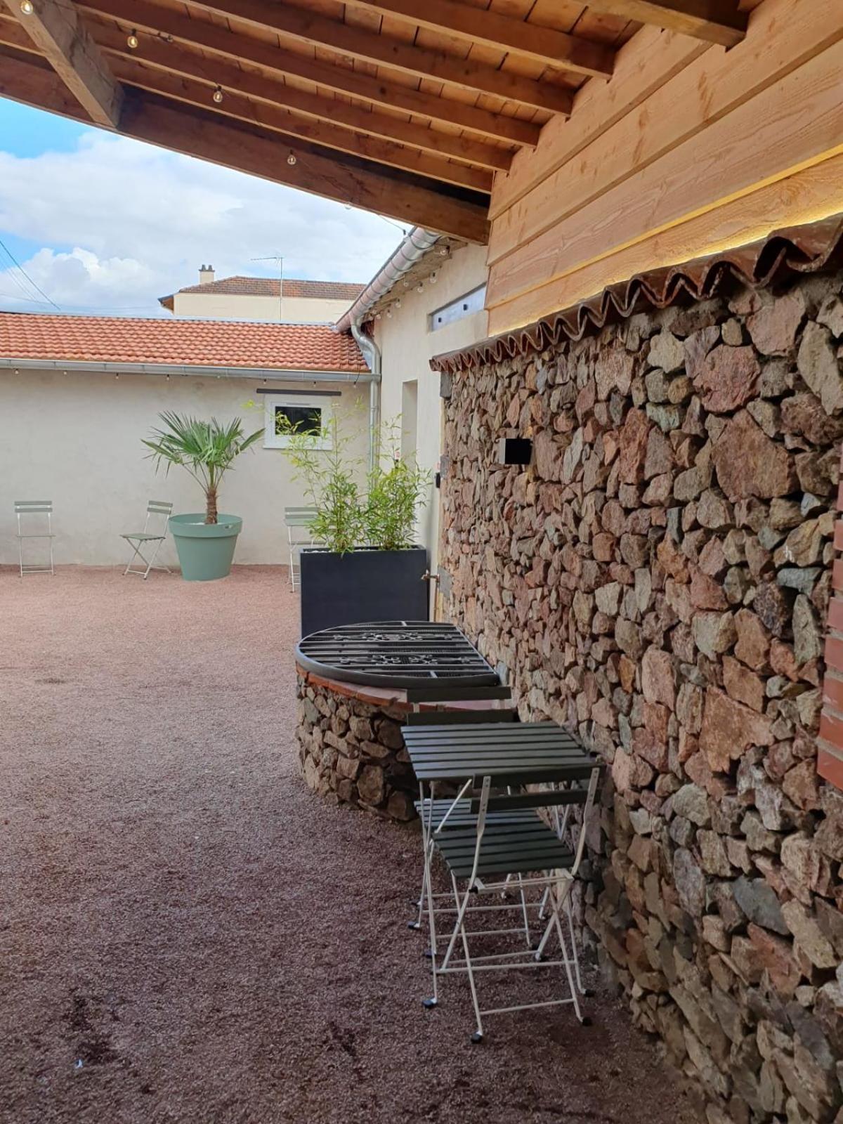 Le Boheme, Sauna & Spa Riorges Bagian luar foto