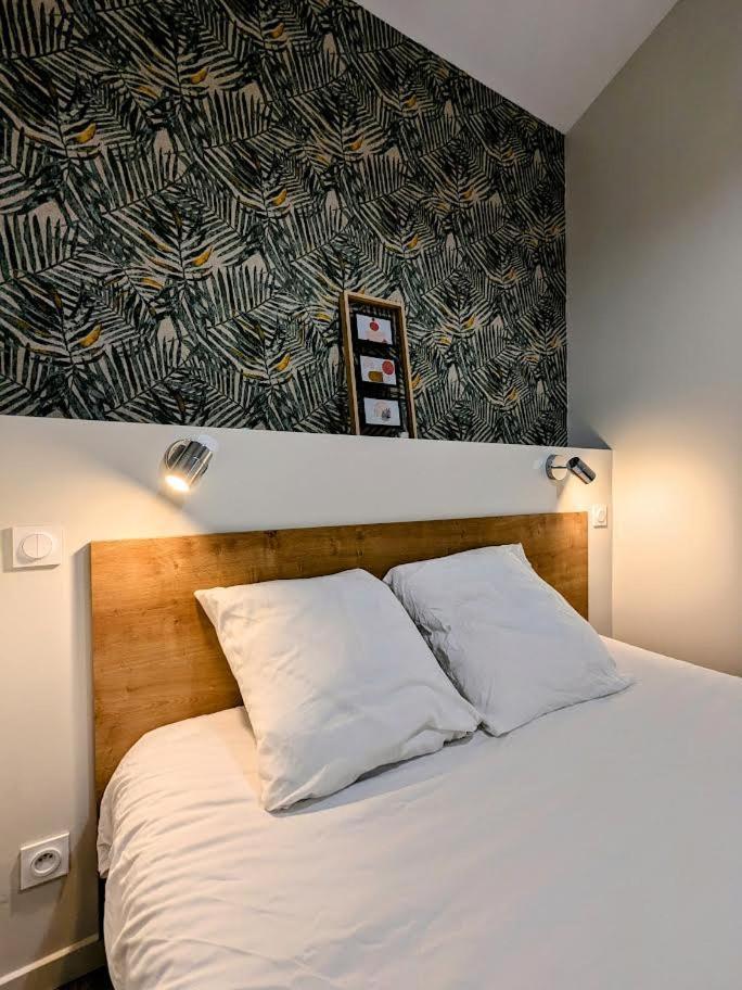 Le Boheme, Sauna & Spa Riorges Bagian luar foto