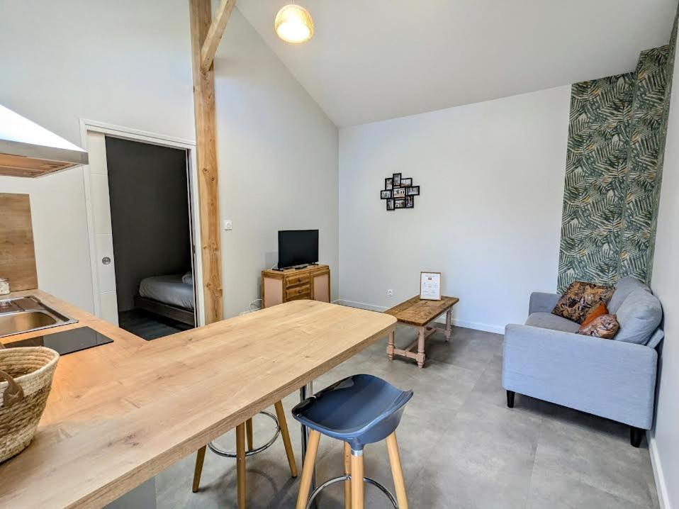 Le Boheme, Sauna & Spa Riorges Bagian luar foto